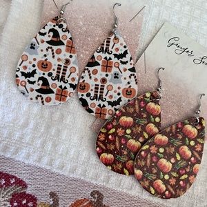 Fun Fall earrings!  Lot of 2